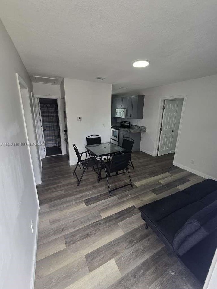 26633 Sw 138th Ct #1 - Photo 4 of 8