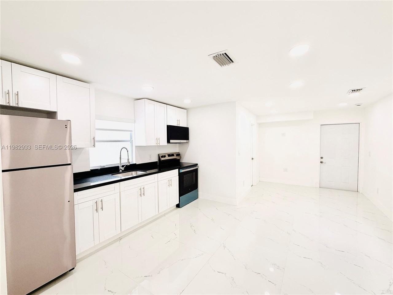 3354 Nw 50th St #3 - Photo 3 of 12