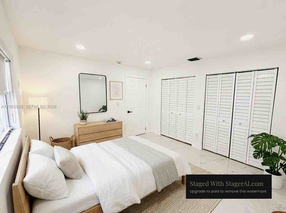 3354 Nw 50th St #3 - Photo 7 of 12