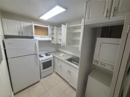 featured image of 300 Sw 4th Ct #9