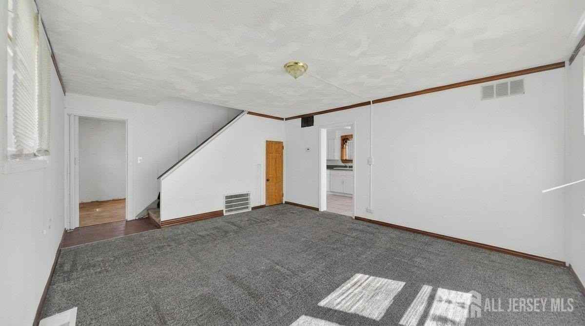 6 Farm Ln - Photo 3 of 13