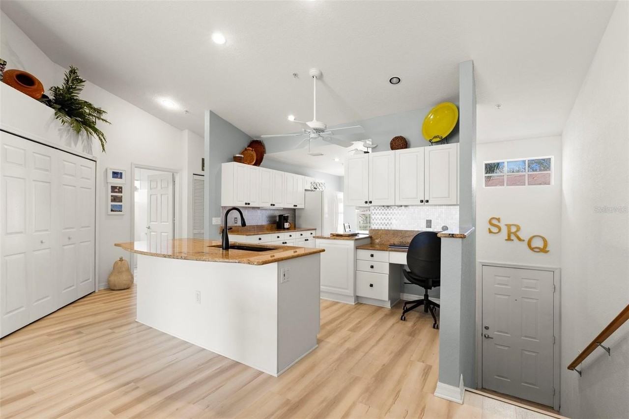 6758 Fairview Ter - Photo 3 of 32
