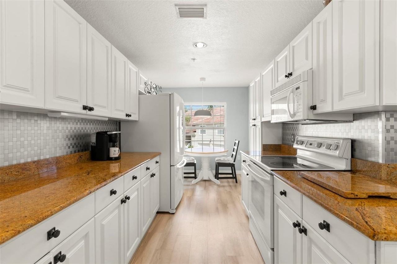 6758 Fairview Ter - Photo 6 of 32