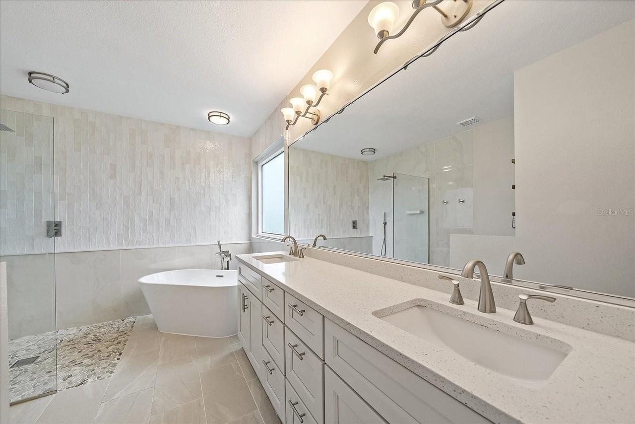 8328 Haven Harbour Way - Photo 4 of 43