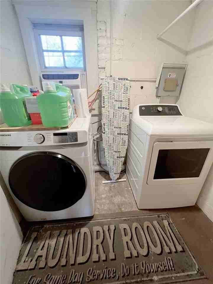 181 N Brown Ave - Photo 3 of 3