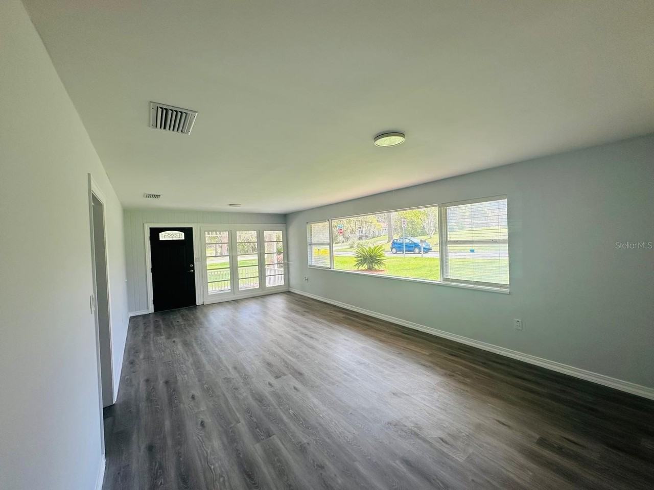 408 Ne 12th Ave - Photo 3 of 16