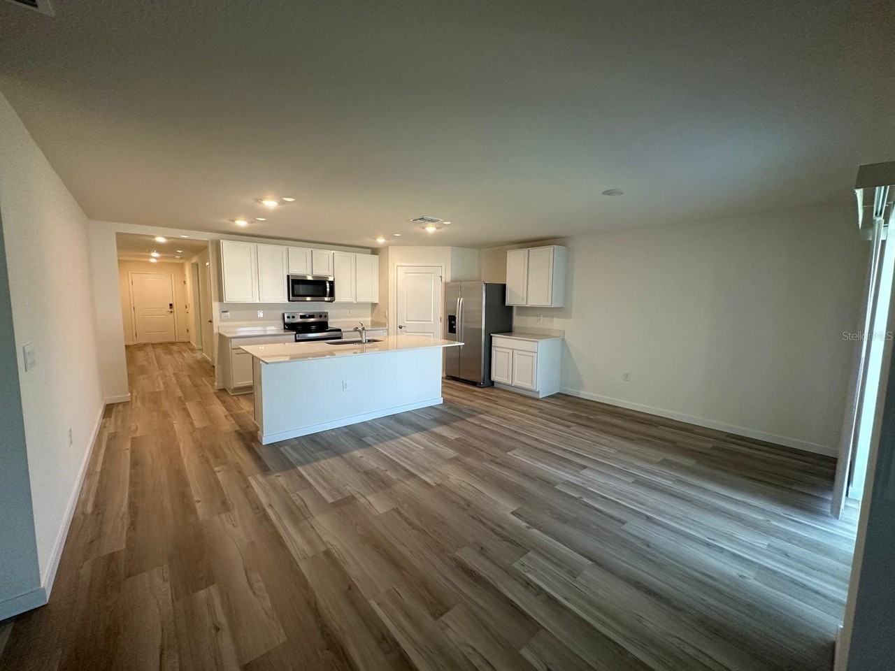 4697 Sw 89th St - Photo 3 of 11