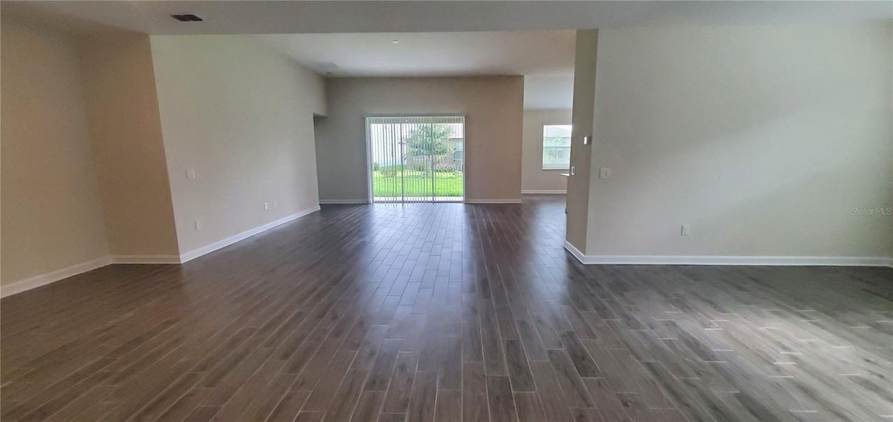 2065 Camden Loop - Photo 2 of 32