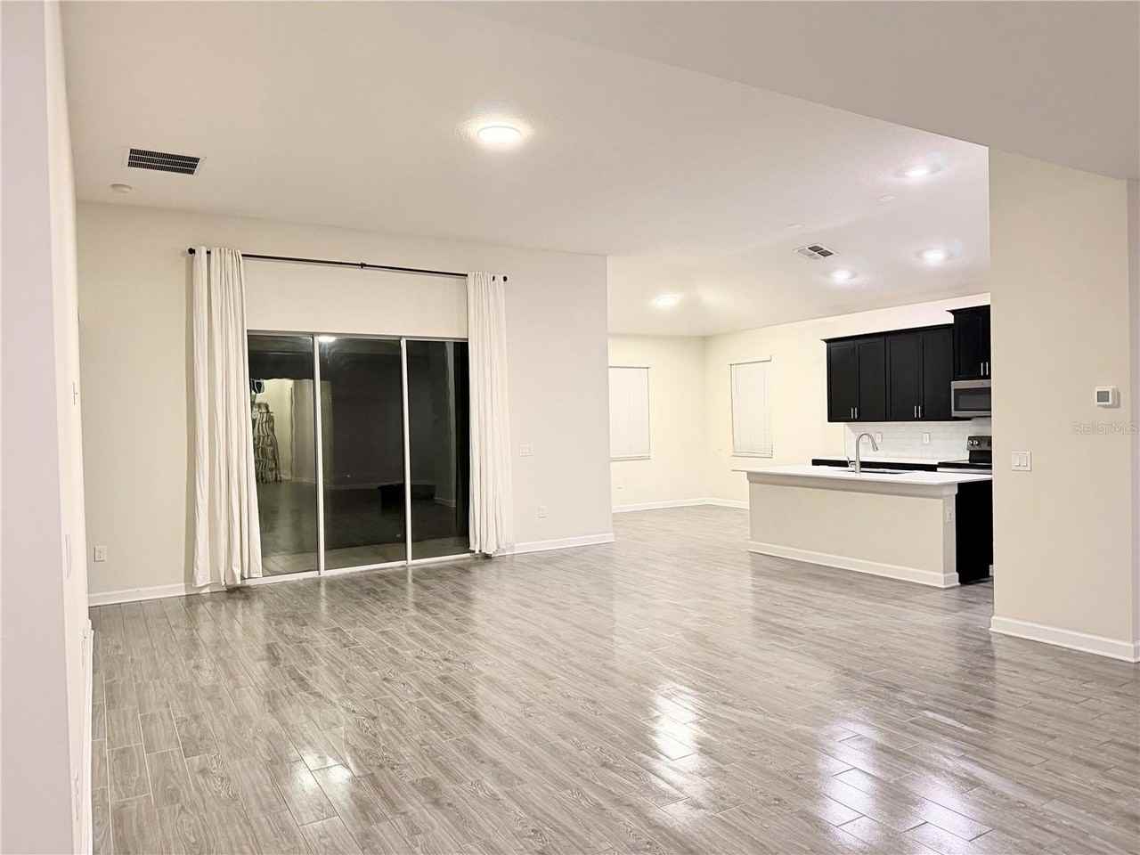 2065 Camden Loop - Photo 3 of 32