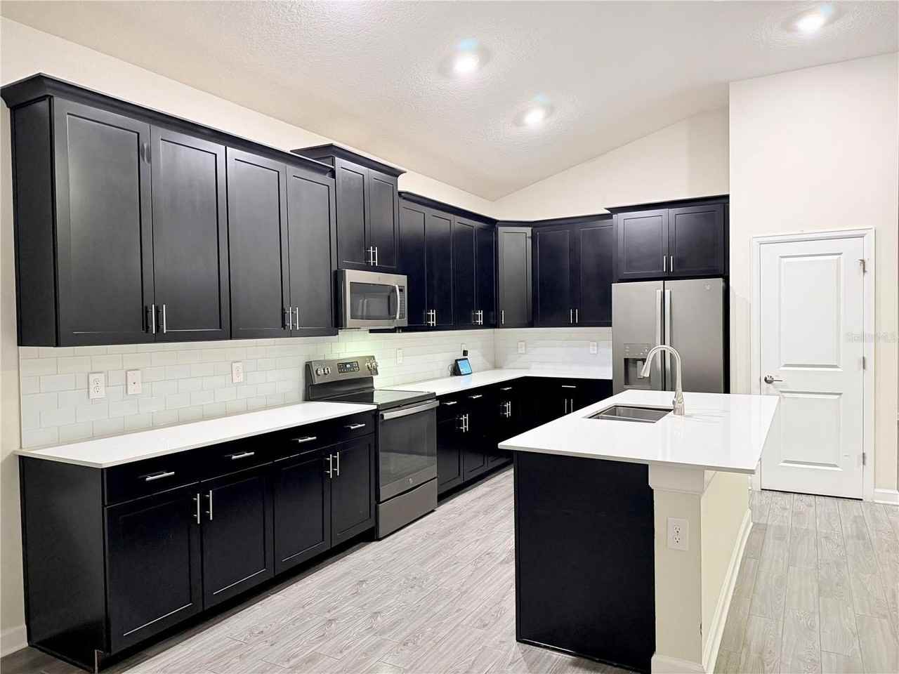 2065 Camden Loop - Photo 4 of 32