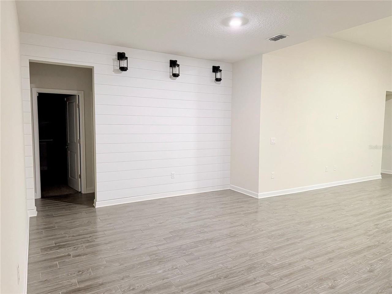 2065 Camden Loop - Photo 5 of 32