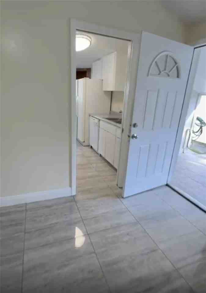 8711 Sage Ct - Photo 4 of 12