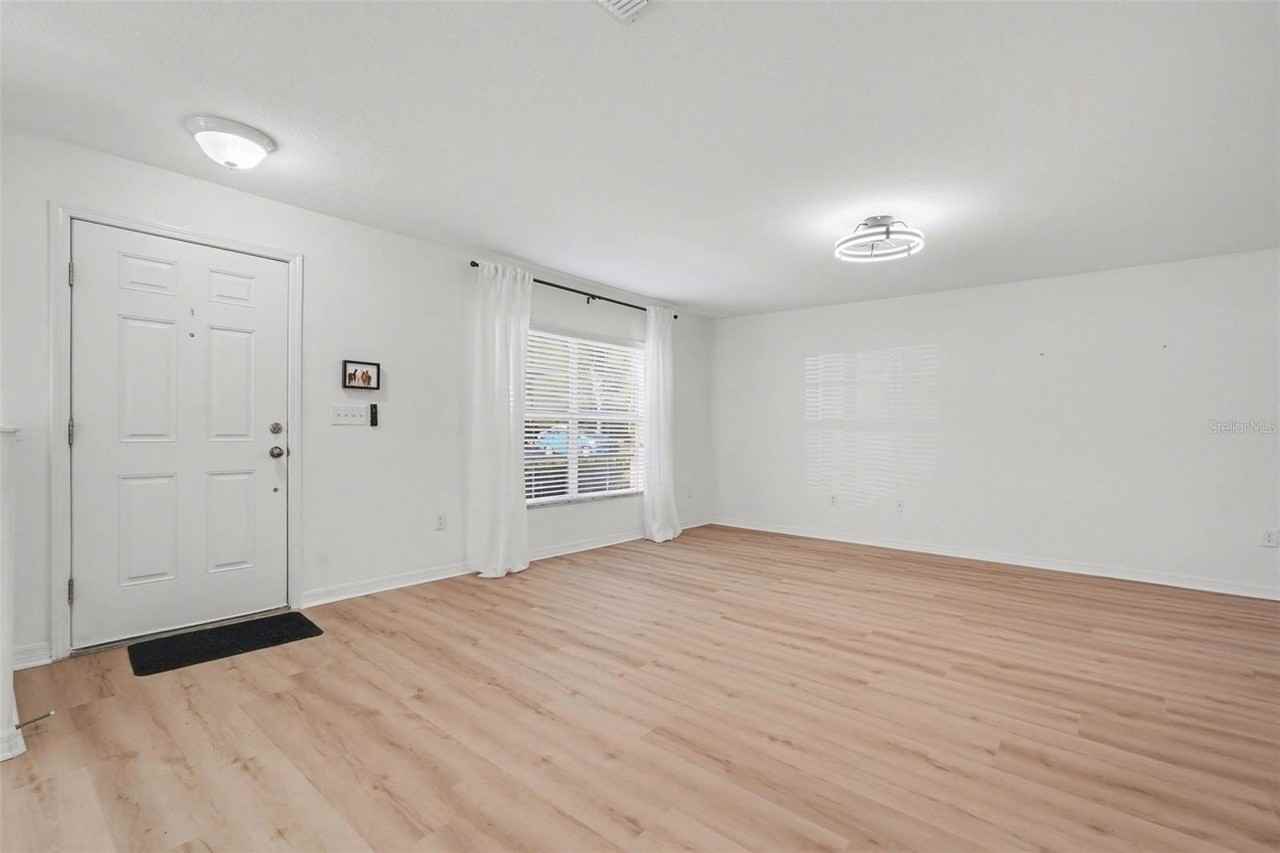 6246 Timberly Ln - Photo 5 of 29