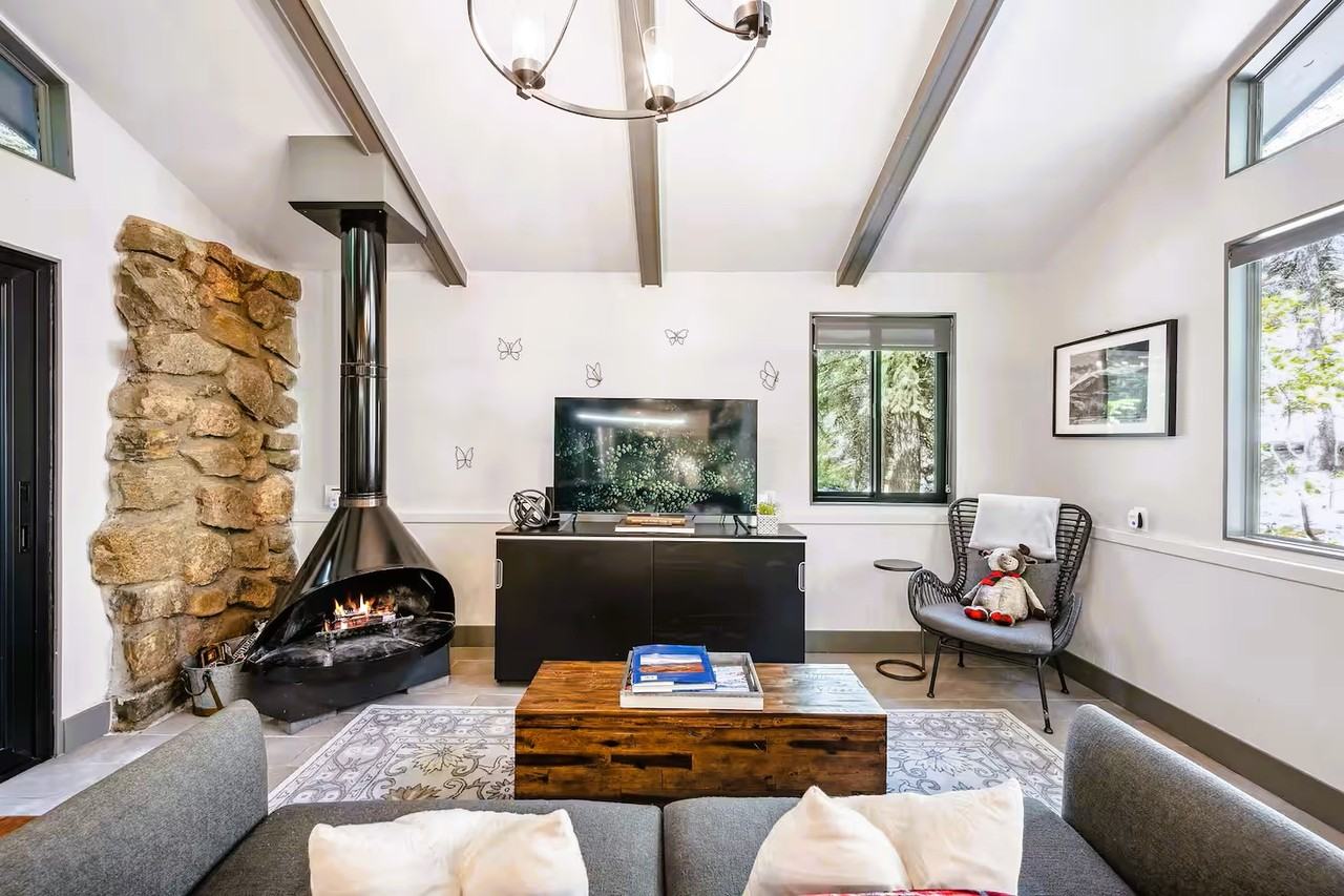 1237 Chicago Creek Rd #1 - Photo 6 of 28