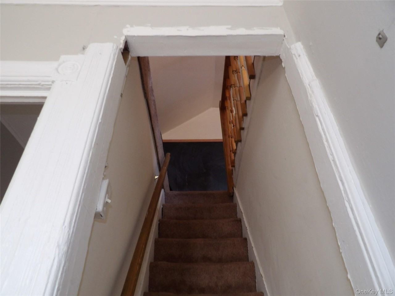 170 N Wellwood Ave - Photo 6 of 11