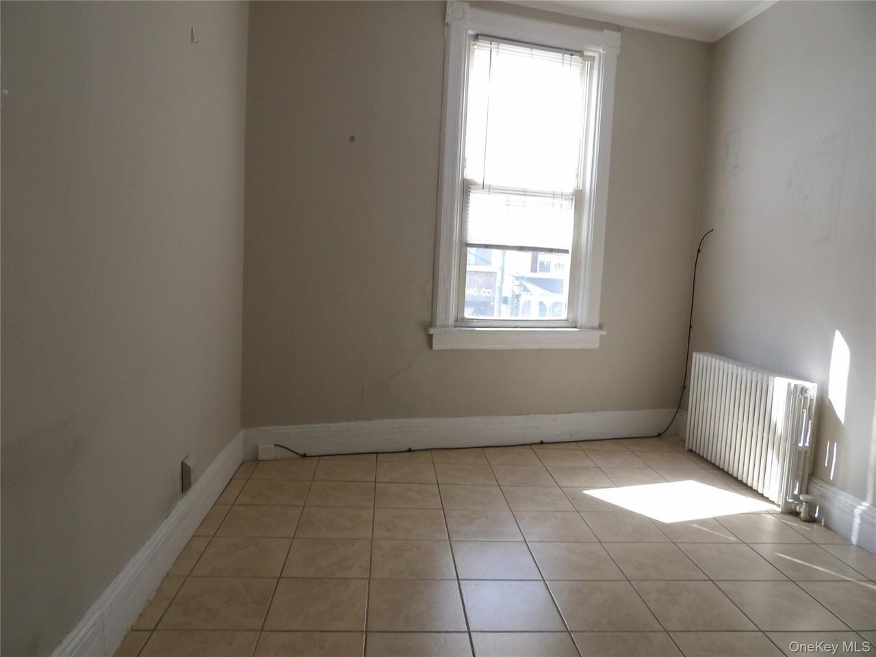 170 N Wellwood Ave - Photo 7 of 11