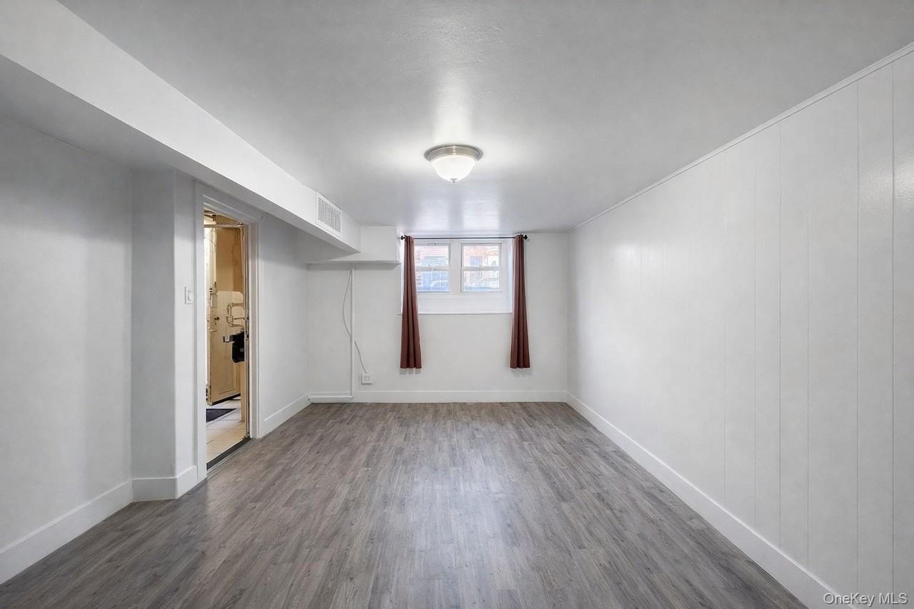 2119 29th St - Photo 2 of 5