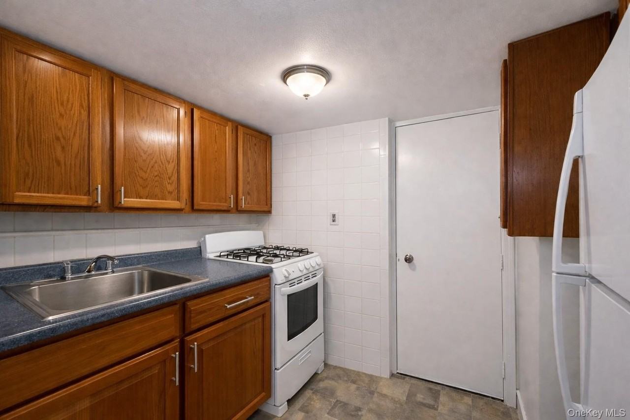 2119 29th St - Photo 5 of 5