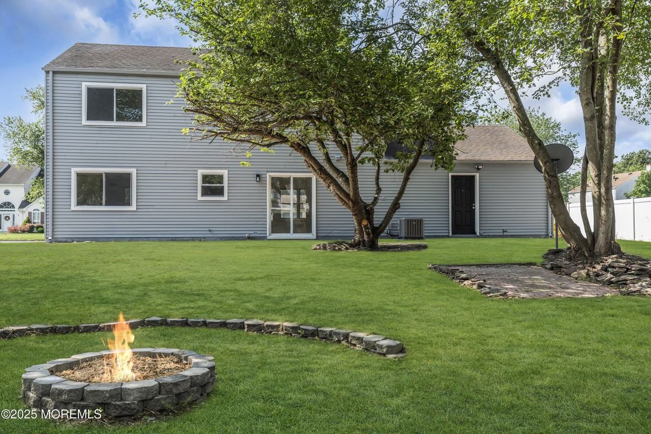 944 Yellowbank Rd - Photo 2 of 33