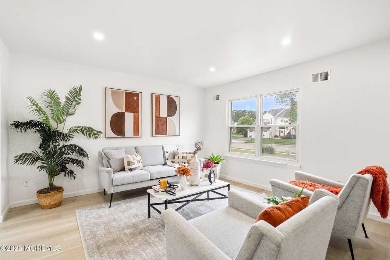 944 Yellowbank Rd - Photo 3 of 33