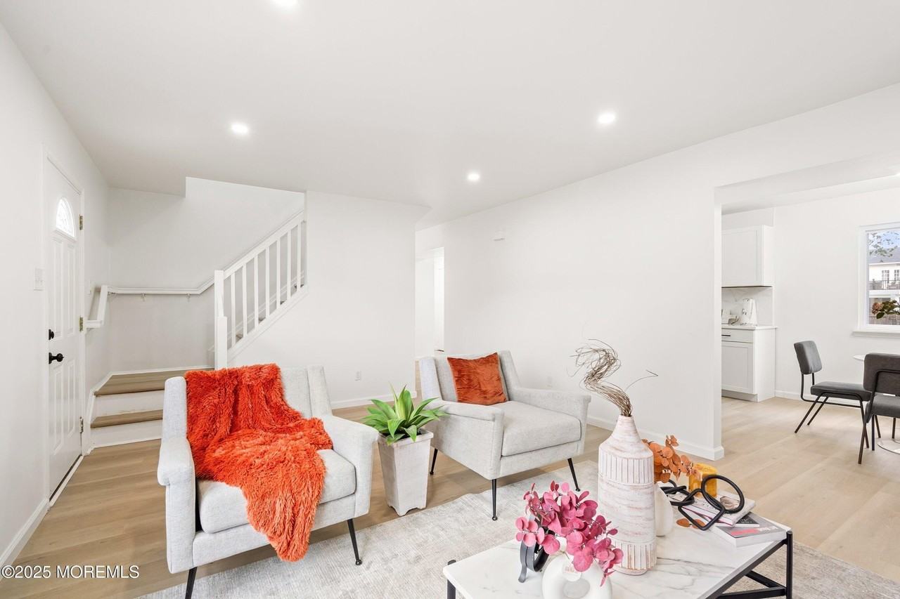 944 Yellowbank Rd - Photo 5 of 33