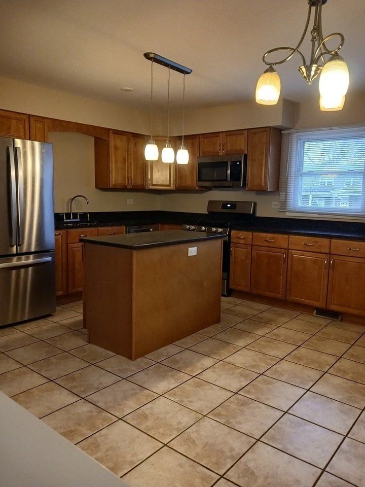 546 Fawn Ct - Photo 2 of 10