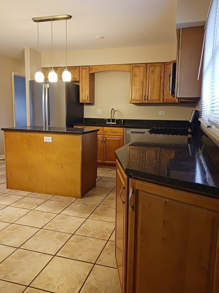 546 Fawn Ct - Photo 3 of 10