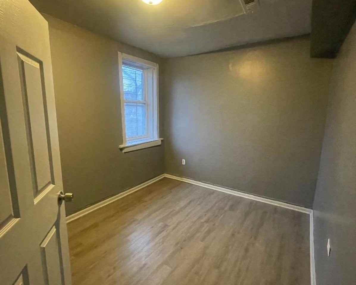 5918 S Calumet Ave Unit G - Photo 3 of 7