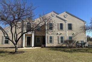 633 W Streamwood Blvd Unit A - Photo 1 of 1