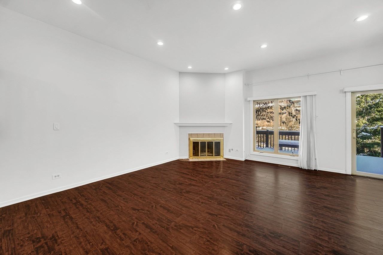 1017 Arbor Ct - Photo 7 of 28