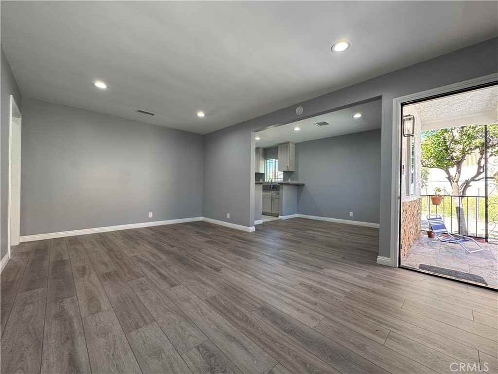 7611 Bloomington Ave - Photo 5 of 26