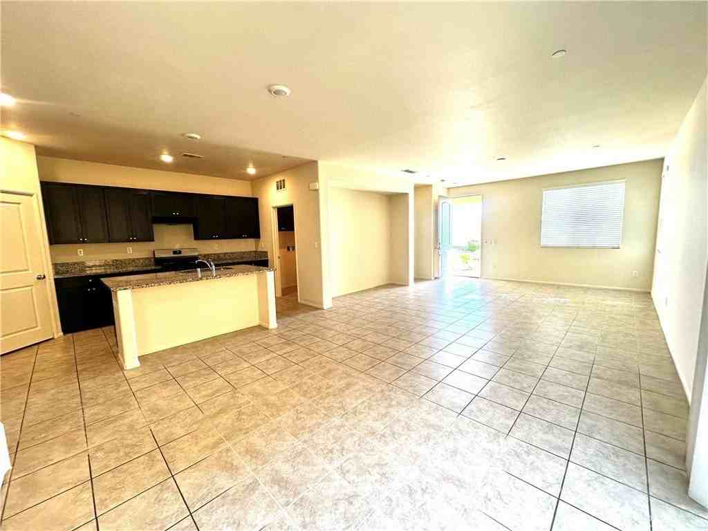 2119 Lavender Ln - Photo 3 of 19