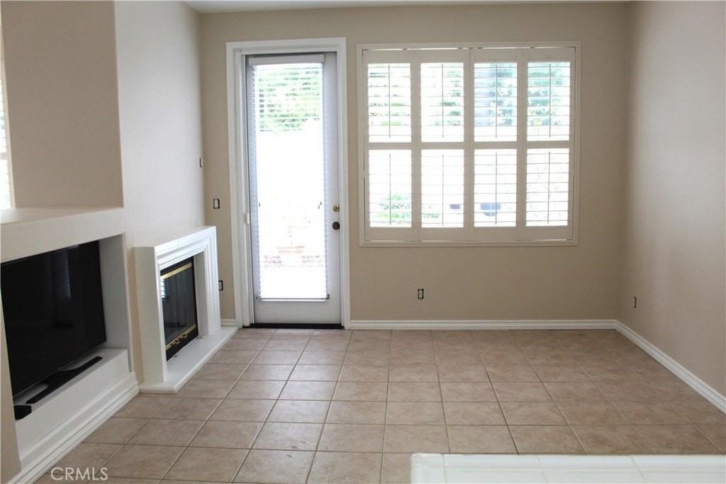 7666 Park Bay Dr - Photo 6 of 36