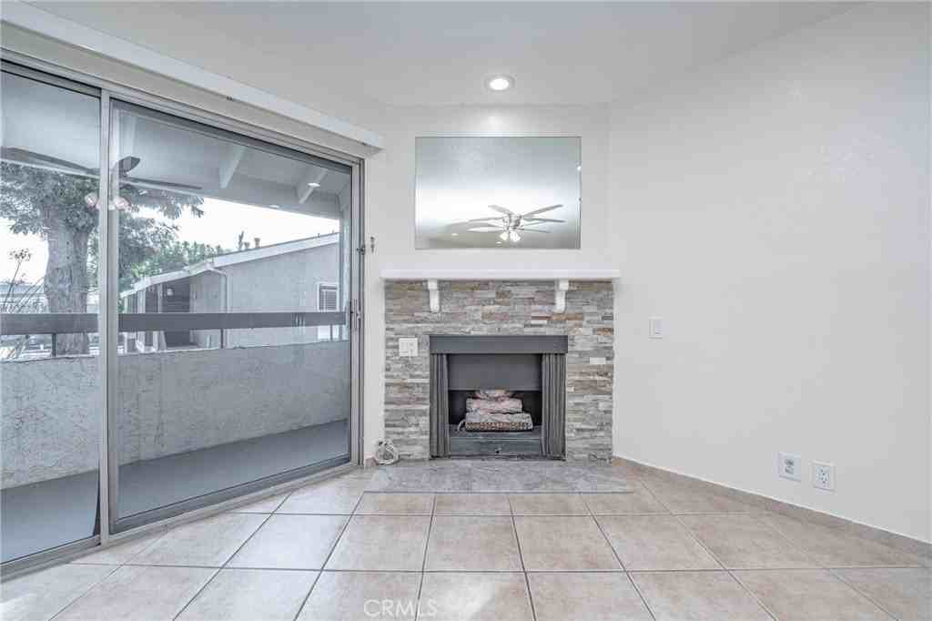 2845 S Fairview St - Photo 7 of 31