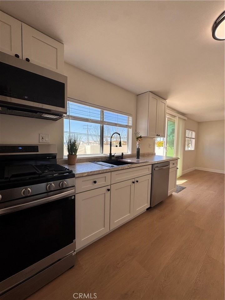 1734 Prospect Ave #B - Photo 6 of 31