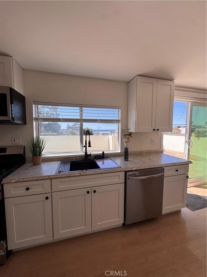 1734 Prospect Ave #B - Photo 7 of 31