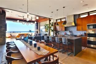 3124 The Strand - Photo 1 of 1