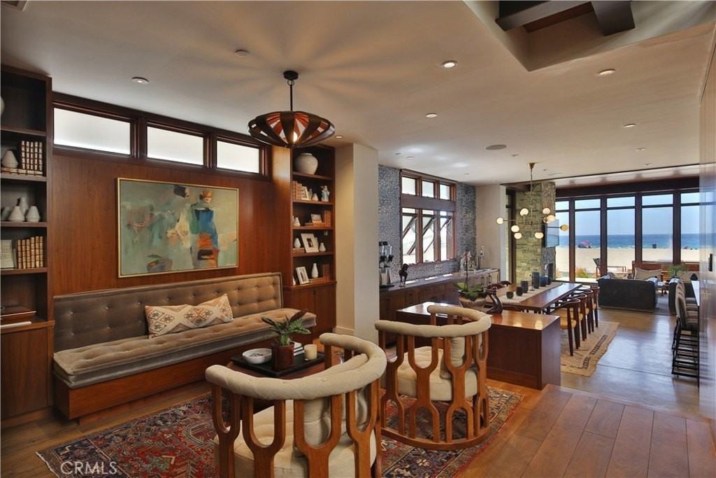 3124 The Strand - Photo 5 of 23