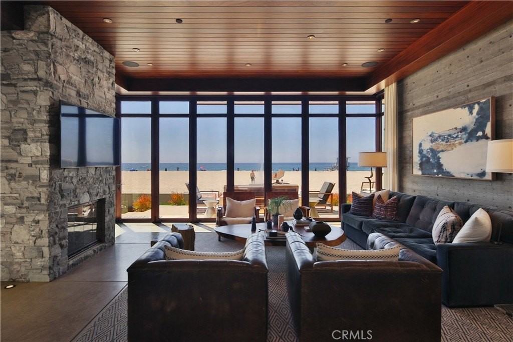 3124 The Strand - Photo 7 of 23