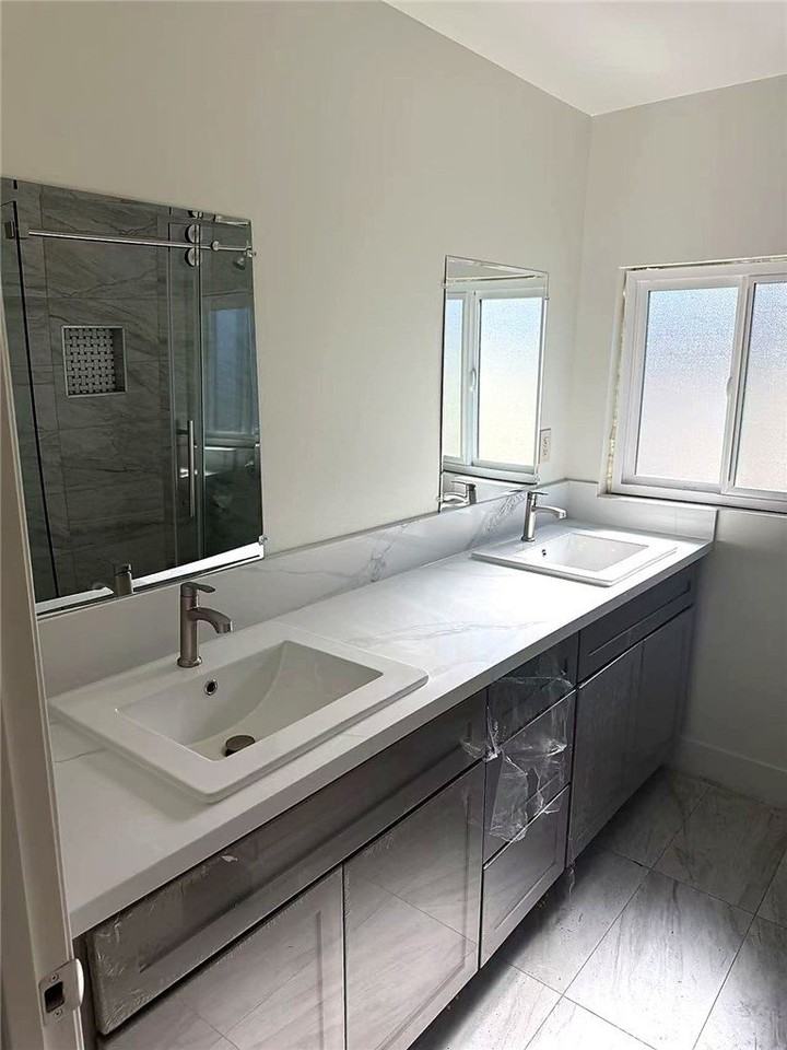 8717 Tilmont Ave - Photo 4 of 12