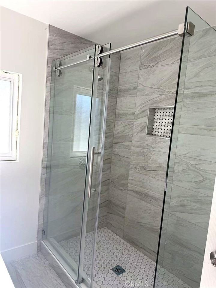 8717 Tilmont Ave - Photo 5 of 12