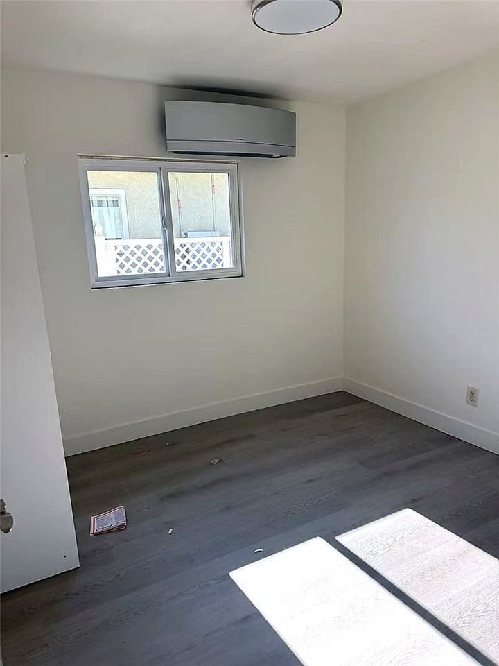 8717 Tilmont Ave - Photo 6 of 12