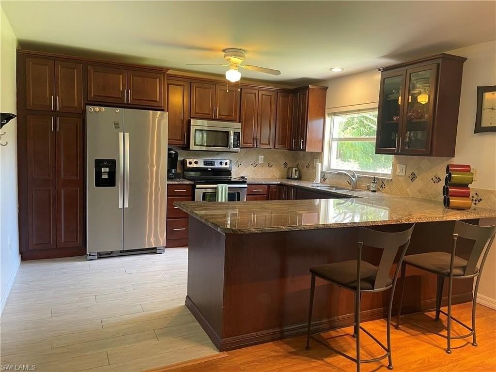 378 Dover Pl Apt 702 - Photo 2 of 20