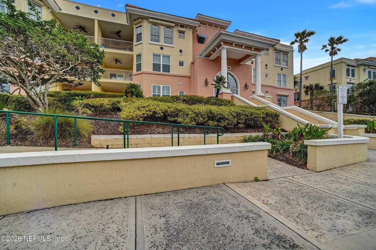 120 S Serenata Dr #334 - Photo 6 of 46