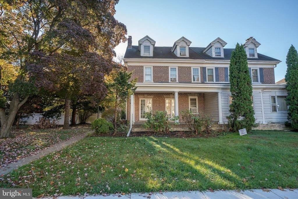 709 E 20th St - Photo 3 of 50