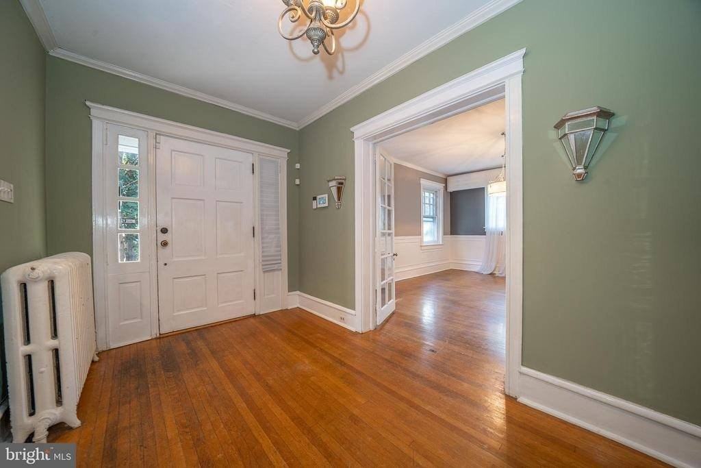 709 E 20th St - Photo 6 of 50