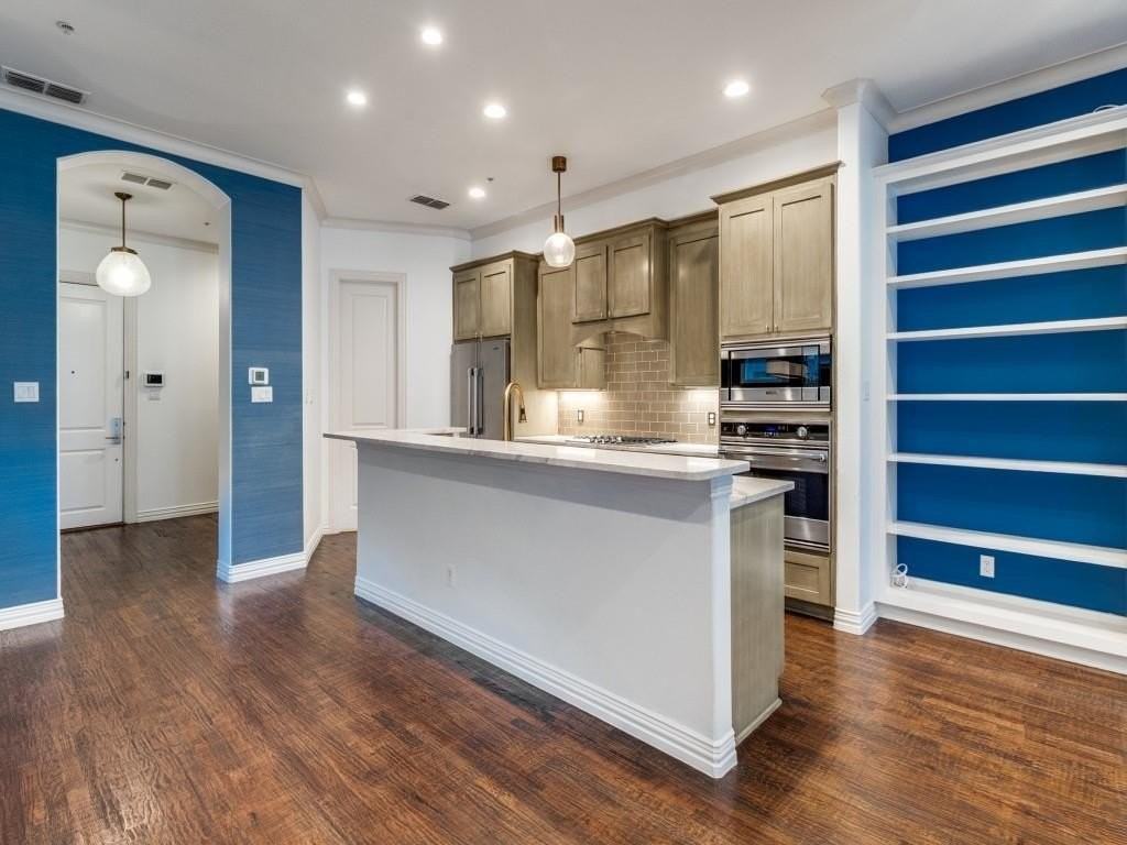 2811 Hood St #B - Photo 3 of 22