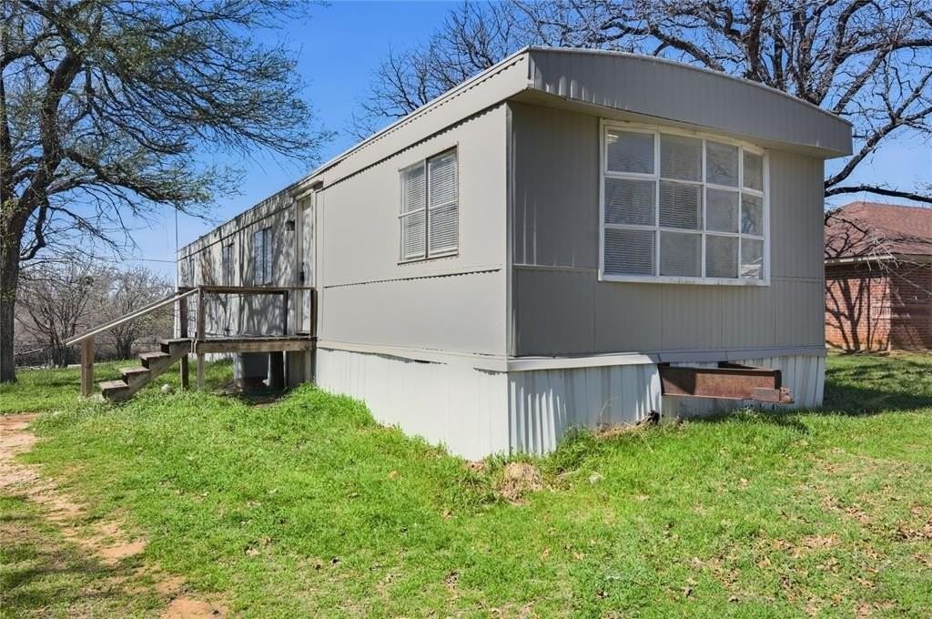 1329 Fox Hollow Ct - Photo 3 of 23