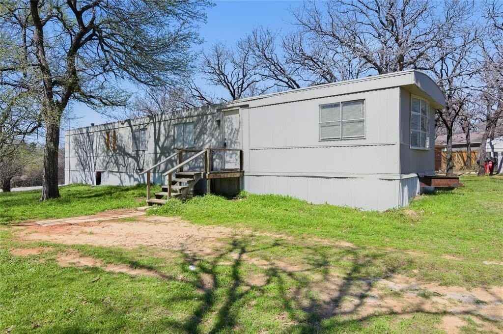 1329 Fox Hollow Ct - Photo 4 of 23