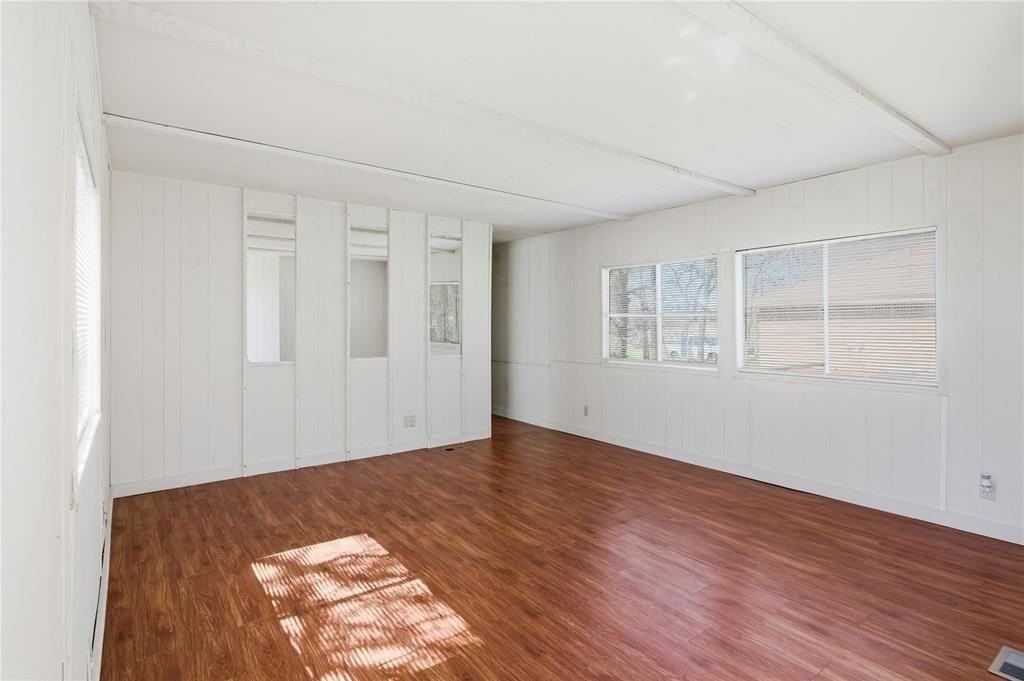 1329 Fox Hollow Ct - Photo 6 of 23